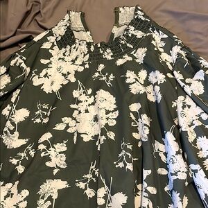SHEIN Green and White Floral Blouse